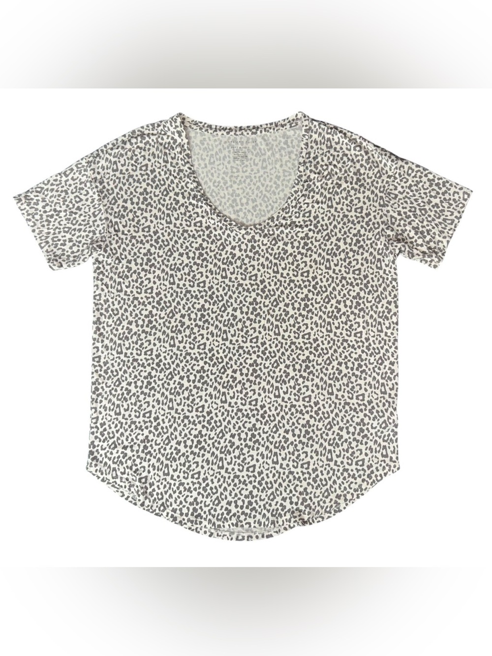 American Eagle T Shirt Womens Soft and Sexy Leopard Print V Neck Oversized Sz XS